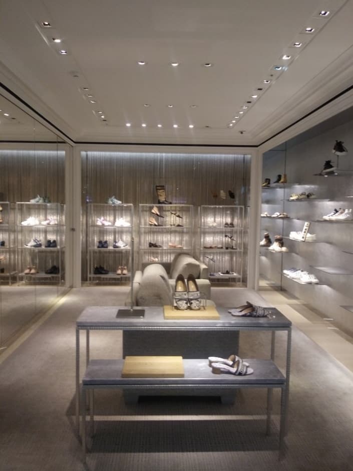 디올 현대 본점 1층_3