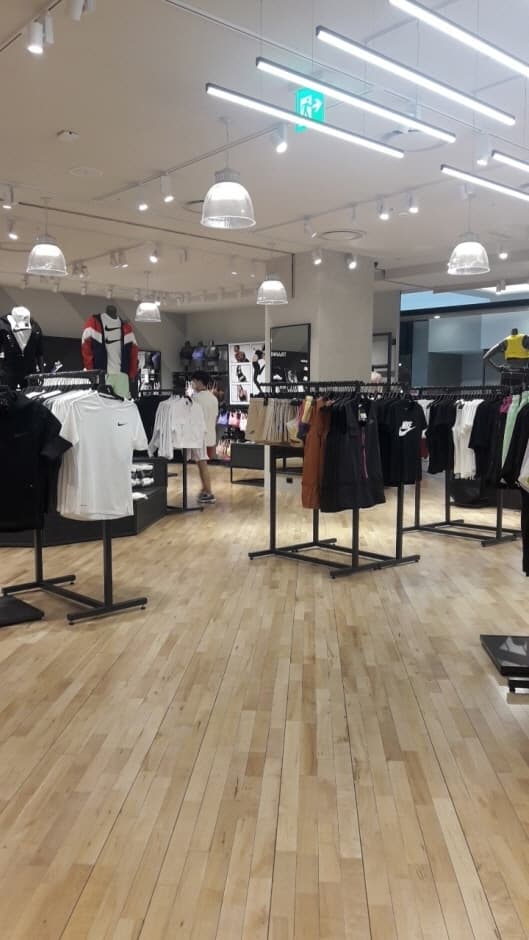 Nike - Lotte Gimpo Airport Branch [Tax Refund Shop] (나이키 롯데김포)