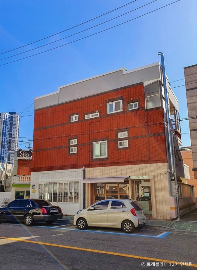 Haeridan Street (해리단길)