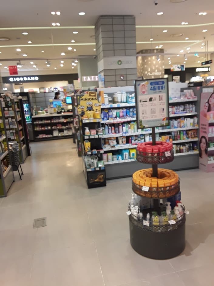 Olive Young - Hyundai City Outlets Gasan Branch [Tax Refund Shop] (올리브영 현대아울렛가산)