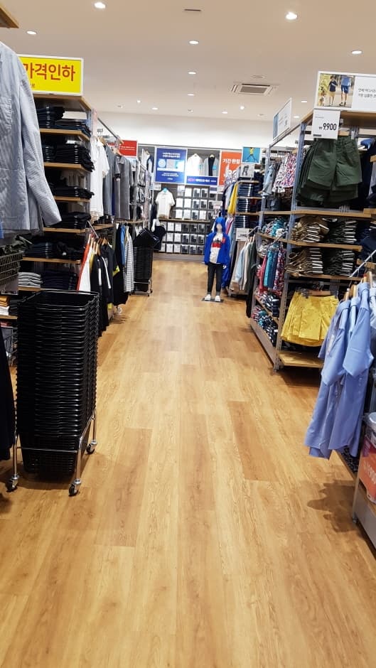 Uniqlo - Andong Branch [Tax Refund Shop] (유니클로 안동점)