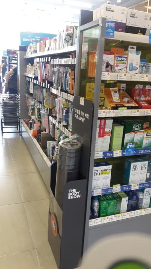 Olive Young - Gayang Station Branch [Tax Refund Shop] (올리브영 가양역)