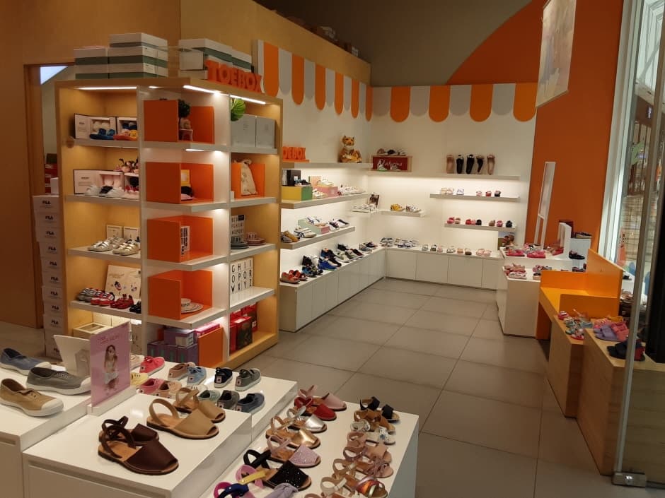 Toebox - Starfield Hanam Branch [Tax Refund Shop] (토박스 스타필드 하남점)