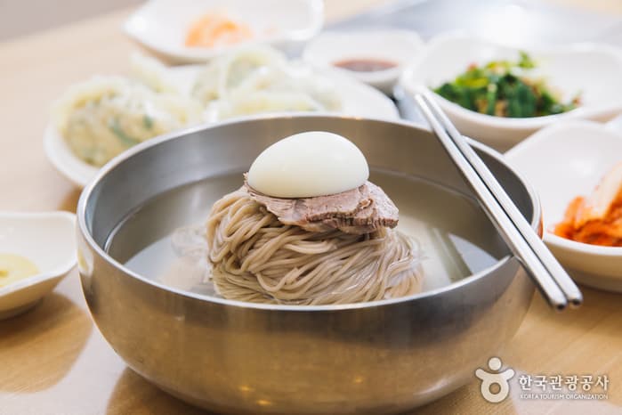 Jungin Myeonok Main Store (정인면옥 본점)