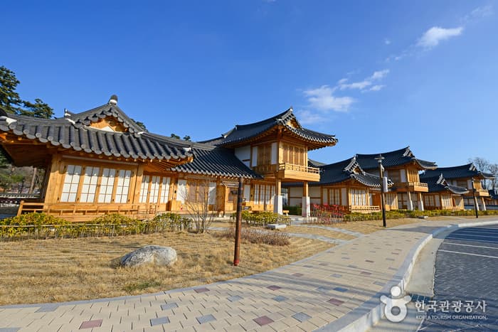 숙박_강원_강릉시청(강릉오죽한옥마을)_지신관1