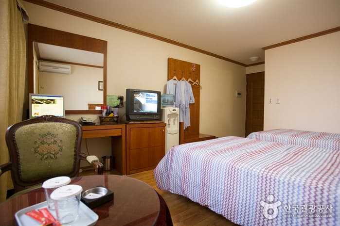 제주도_제주시_늘송파크텔_일반실트윈03