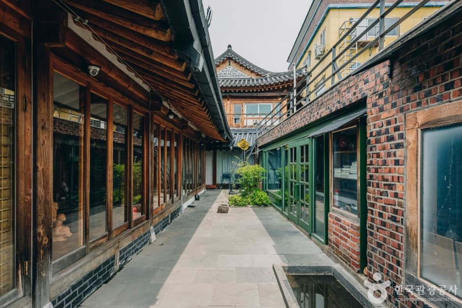 Dan Kyung (단경)