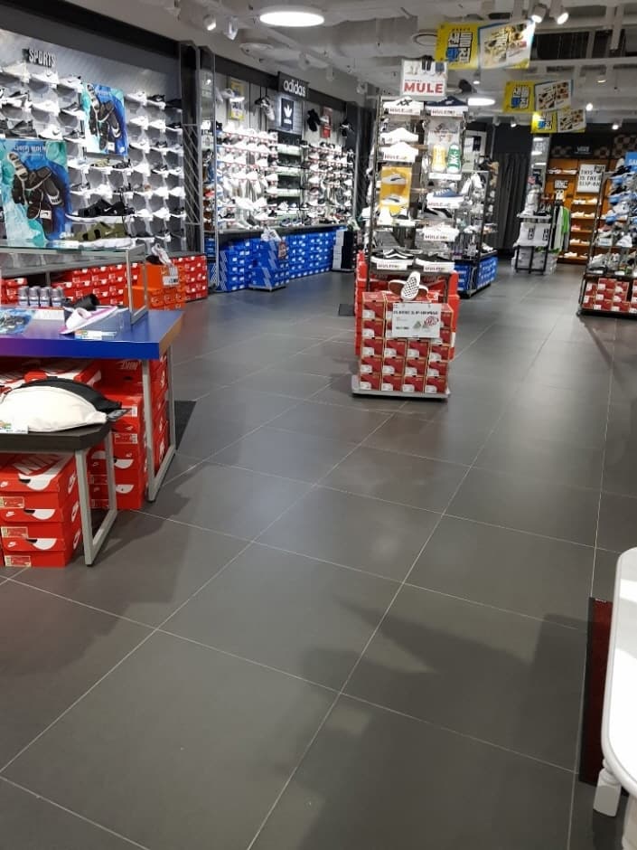 ABC마트 타임스퀘어홍대_2