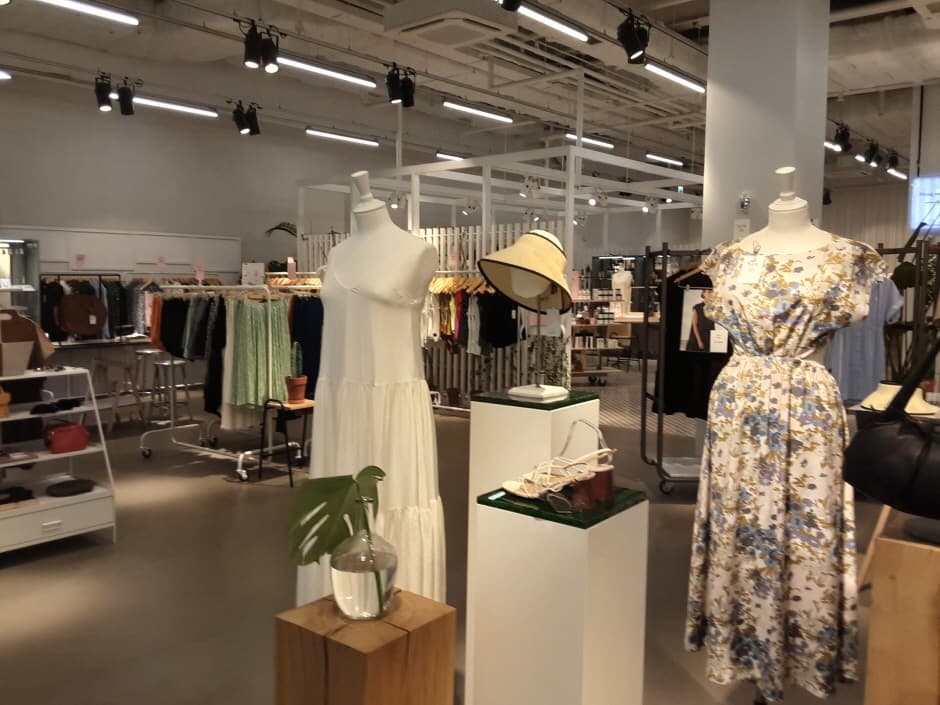 & Other Stories - Starfield Hanam Branch [Tax Refund Shop] (앤아더스토리즈 스타필드하남점)