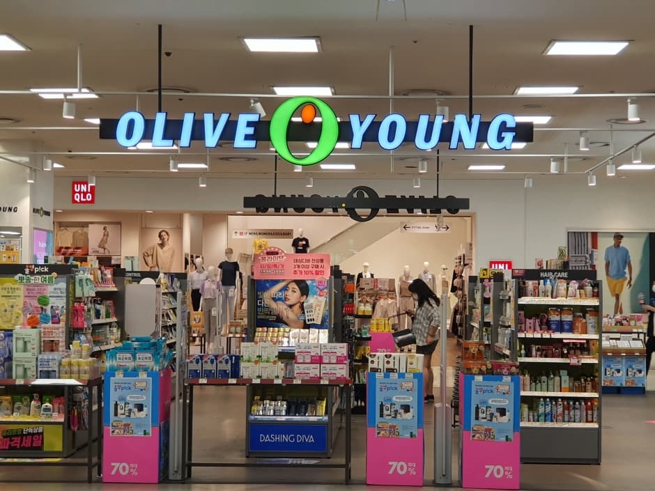 Olive Young - Bucheon Homeplus Sang-dong Branch [Tax Refund Shop] (올리브영 홈플러스부천상동)