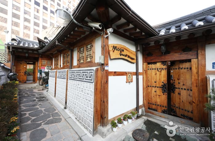 Moonguesthouse(문게스트하우스)