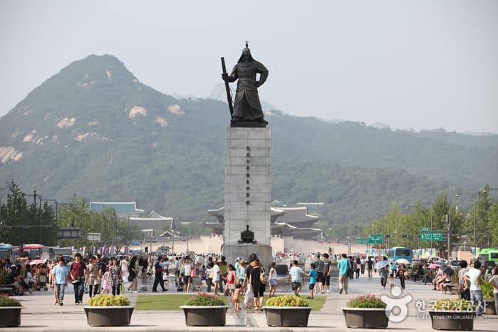 이순신장군동상
