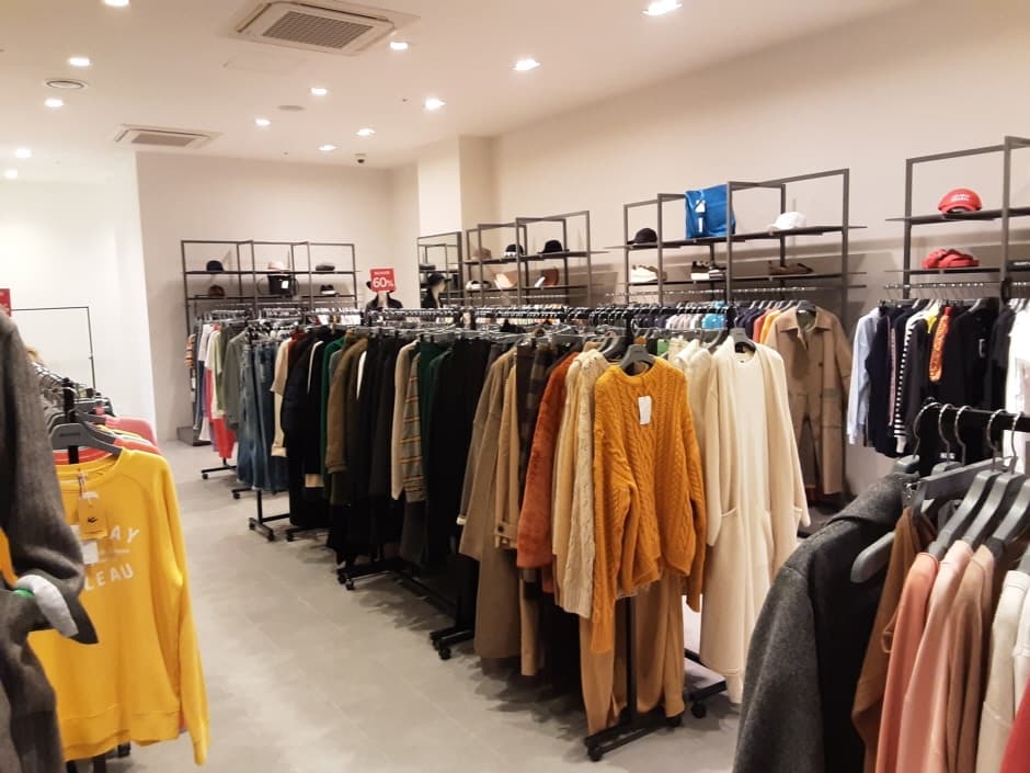 비이커 신세계 부산팝업_4