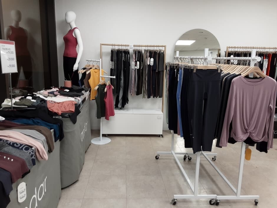 안다르 롯데아울렛 동부산점_3