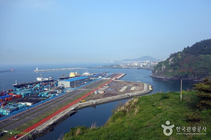 Sanji Lighthouse (산지 등대)