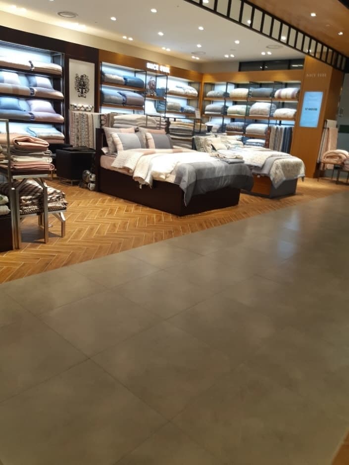 Nice Feel - Lotte Ansan Branch [Tax Refund Shop] (나이스필 롯데안산)