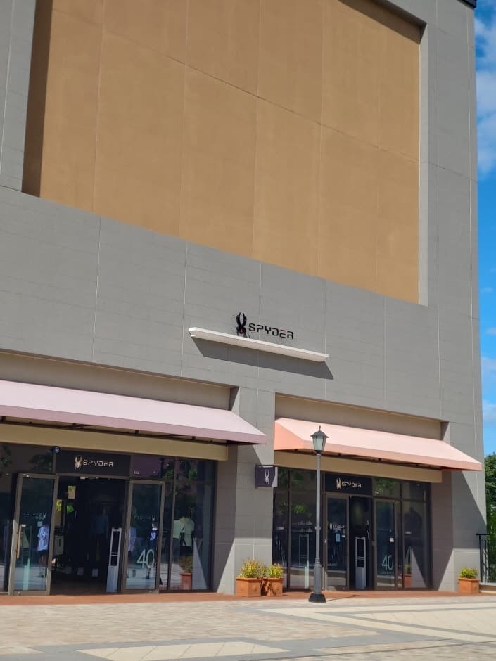 Spyder - Lotte Giheung Branch [Tax Refund Shop] (스파이더 롯데기흥)