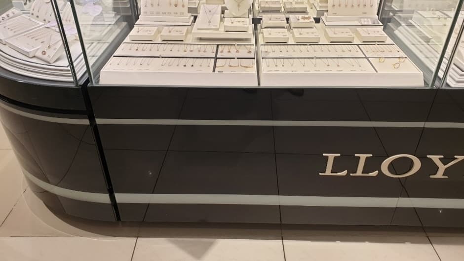 Lloyd - Lotte Seoul Station Branch [Tax Refund Shop] (로이드 롯데서울역)