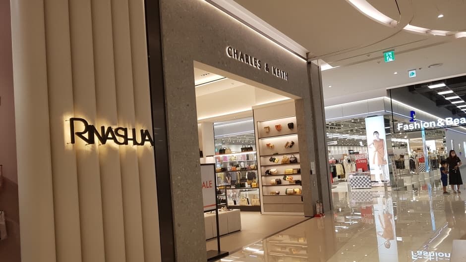 Charles & Keith - Lotte Mall Suji Branch [Tax Refund Shop] (찰스앤키스 롯데몰수지)