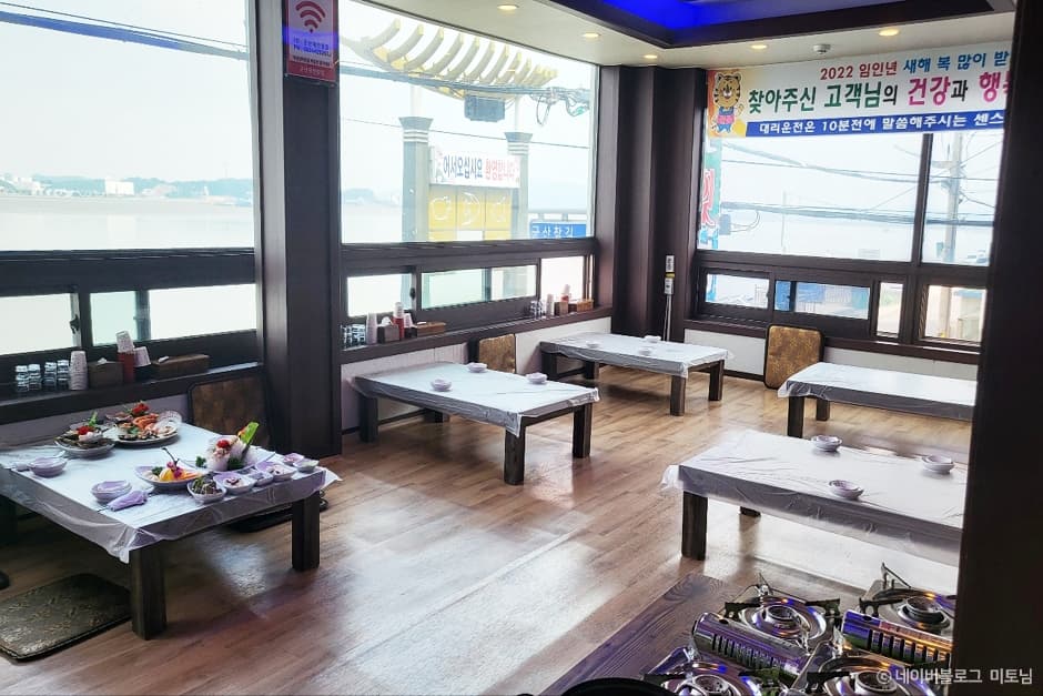전라북도_군산시_군산대전횟집_내부_1
