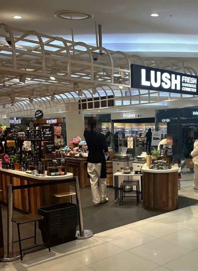 Lush - TIMES SQUARE Branch [Tax Refund Shop] (러쉬 타임스퀘어)
