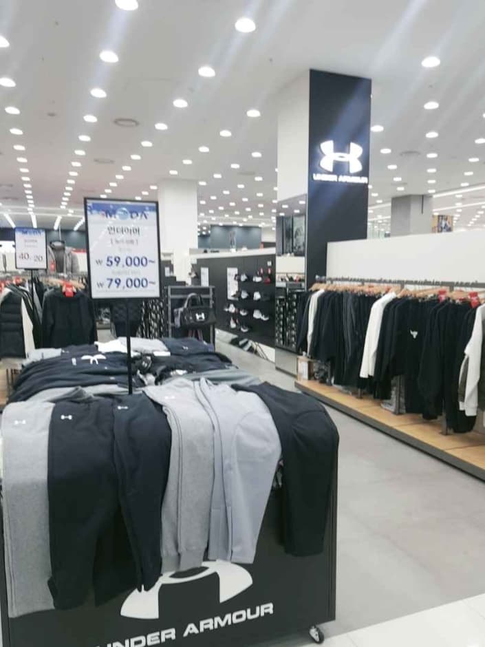 Under Armour - MODA Outlet Incheon Branch [Tax Refund Shop] (언더아머 모다아울렛 인천점)