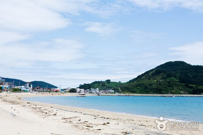 Gujora Beach (구조라해수욕장)