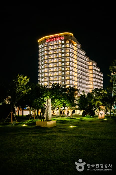 The Jackson9s Hotel (더잭슨나인스호텔)