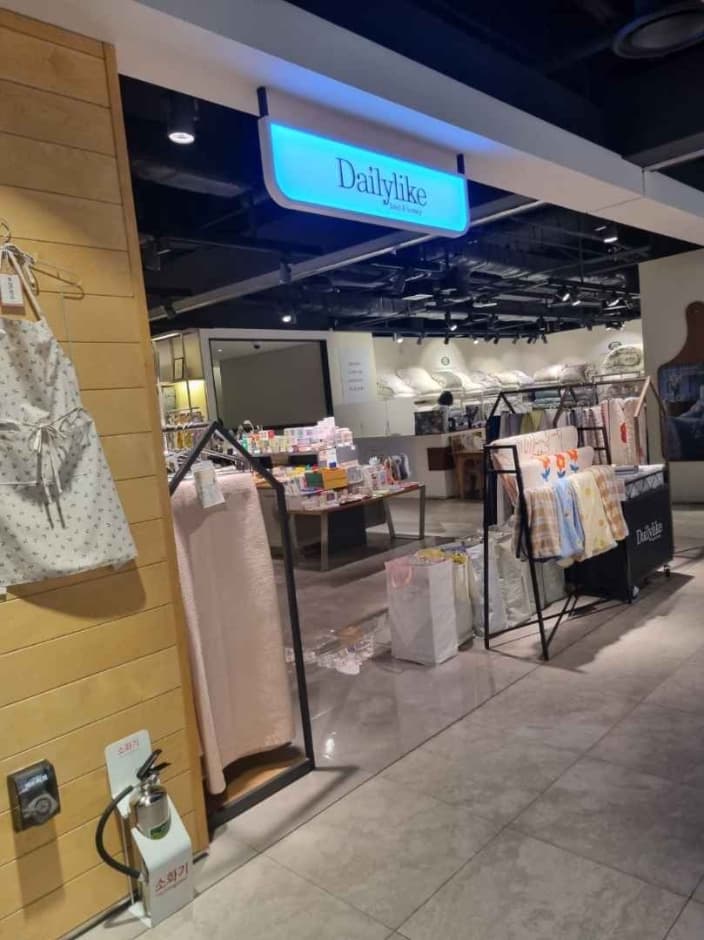 Daily Like [Tax Refund Shop] (데일리라이크)