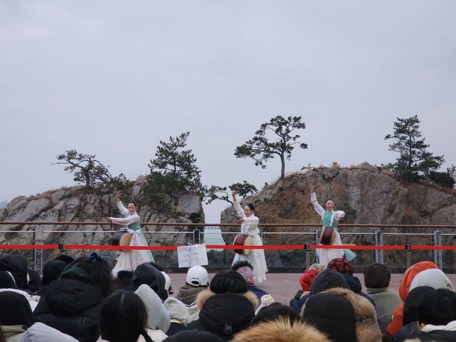 Ttangkkeut Sunset & Sunrise Festival (땅끝 해넘이해맞이축제)