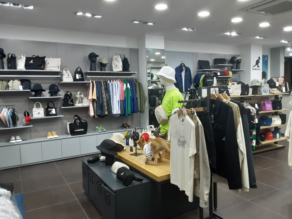 Kangol - Sinjeju Branch [Tax Refund Shop] (캉골신제주점)