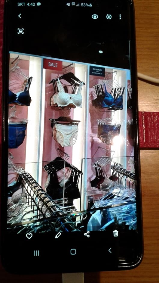 Guess - Doota Branch [Tax Refund Shop] (게스 두타)