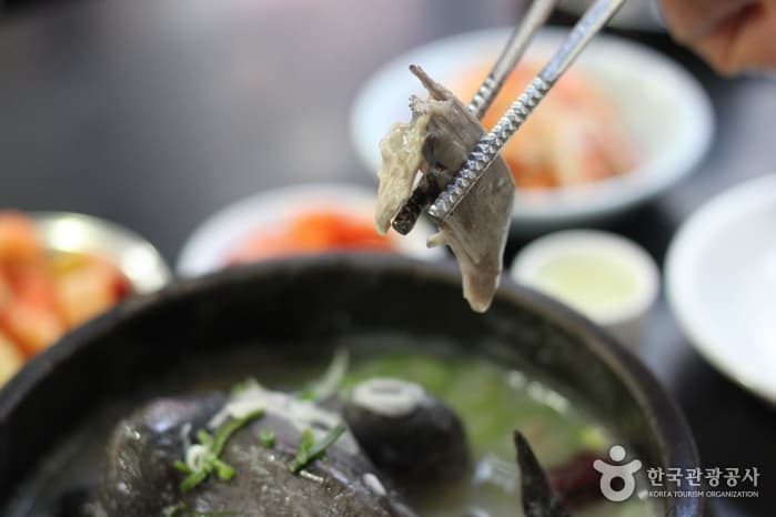 서울_중구_백제삼계탕_메뉴2_오골계탕_4