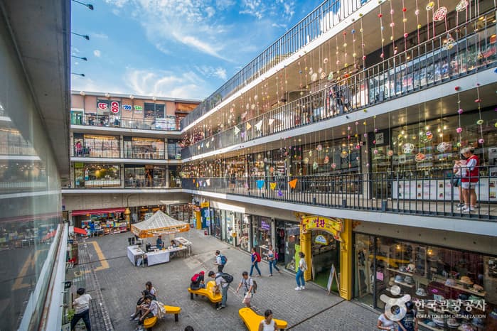 Insa-dong (인사동)