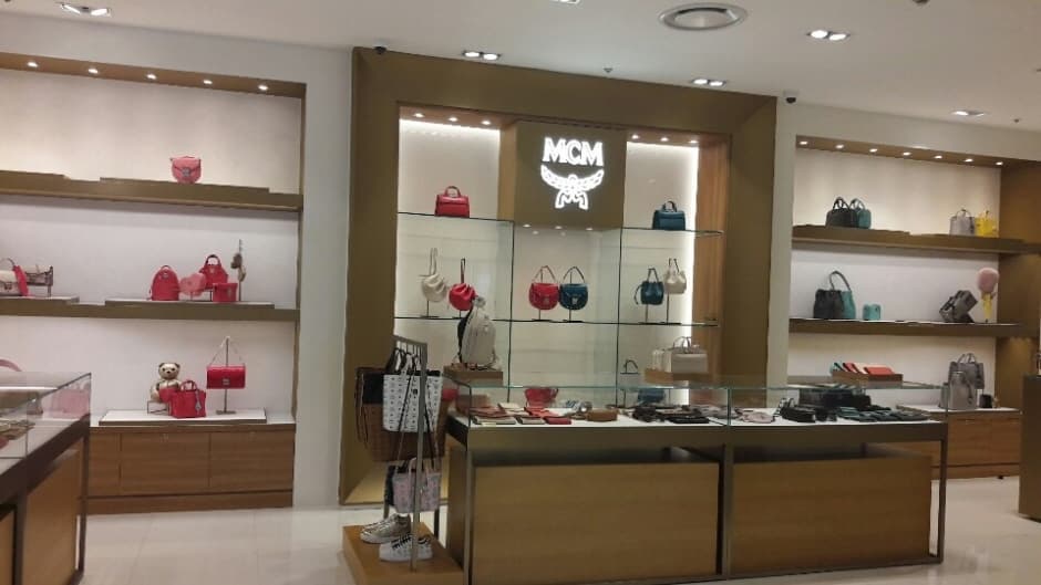 MCM [Tax Refund Shop] (Mcm)