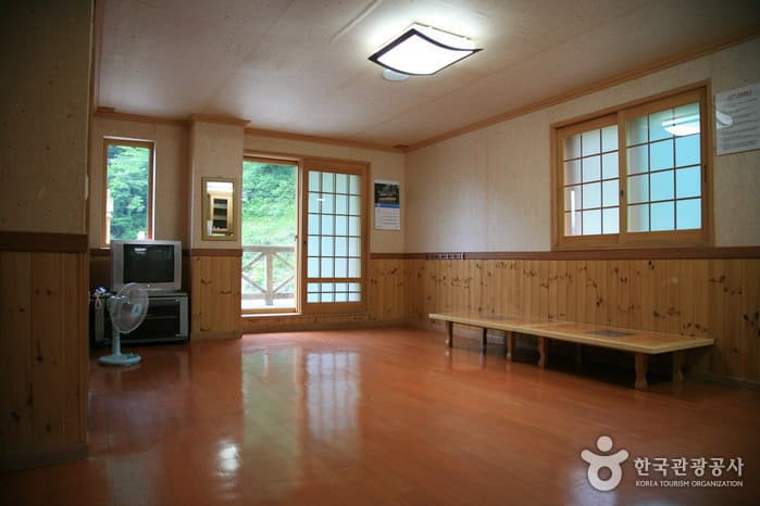 덕유산자연휴양림_휴양관_02