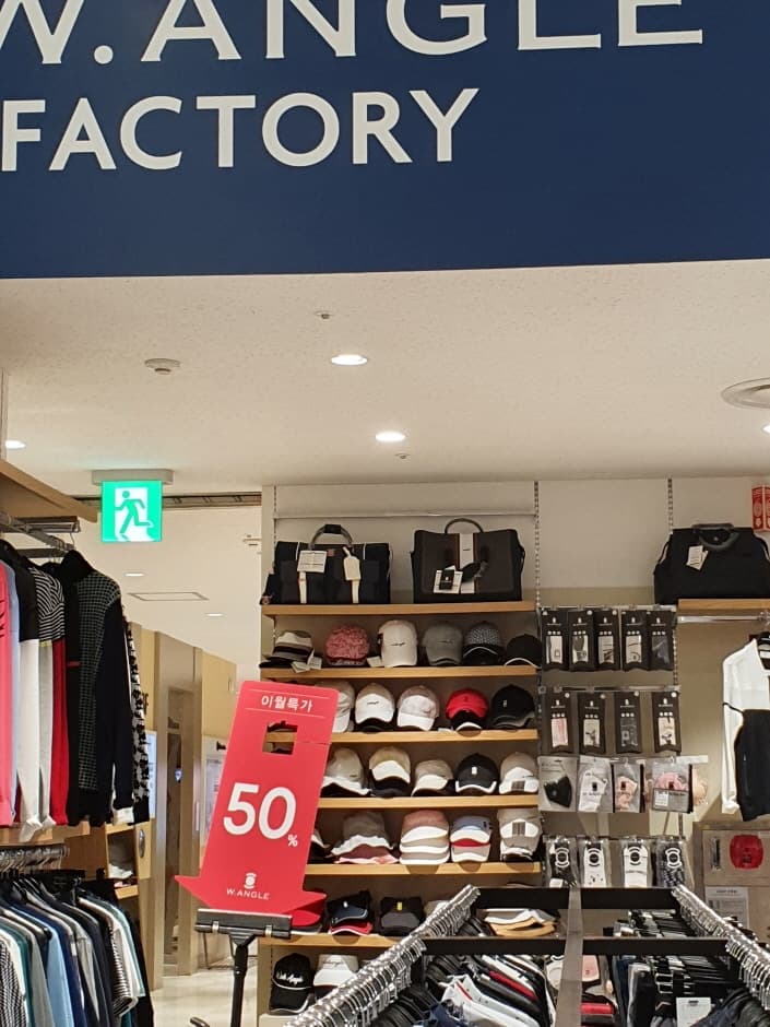 W.ANGLE - Lotte Factory Gasan Branch [Tax Refund Shop] (와이드앵글 롯데팩토리 가산)