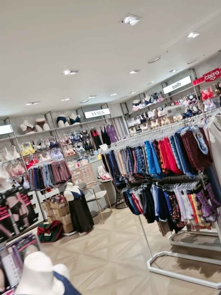 Venus - Newcore Sanbon Branch [Tax Refund Shop] (비너스 뉴코아 산본점)