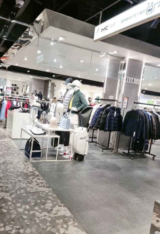 Elle Golf [Tax Refund Shop] (엘르 골프)