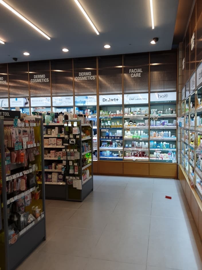 Olive Young - Daejeon Gasuwon Branch [Tax Refund Shop] (올리브영 대전가수원)