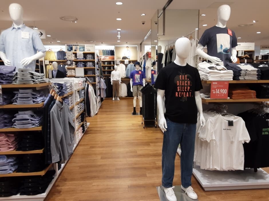 유니클로 롯데몰진주_3