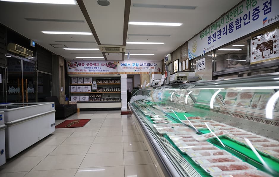 강원도_영월군_영월동강한우_실내 (1)