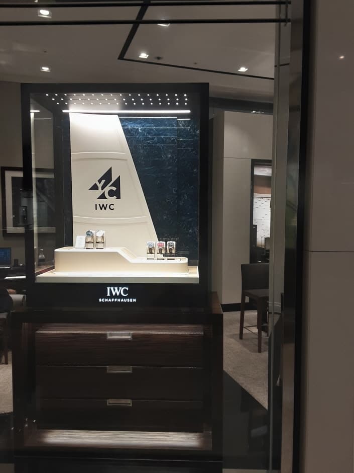 아이더블유씨 롯데에비뉴엘점_2