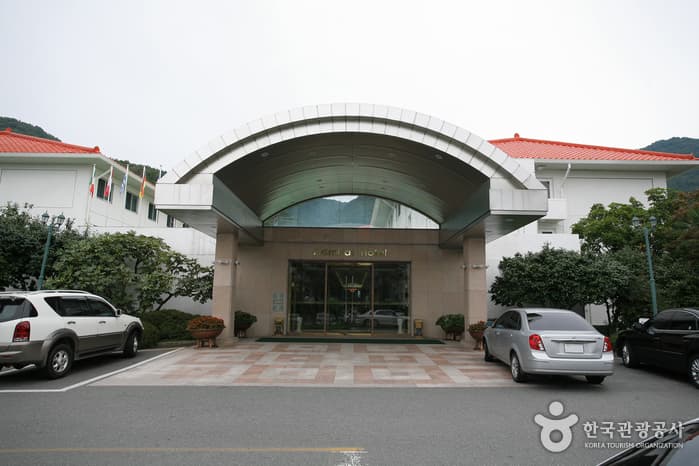 Admiral Hotel (애드미럴호텔)