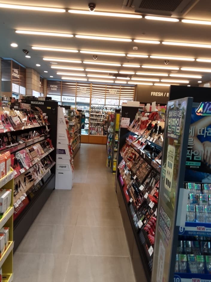 Olive Young - Guro Digital Complex Branch [Tax Refund Shop] (올리브영 구로디지털)