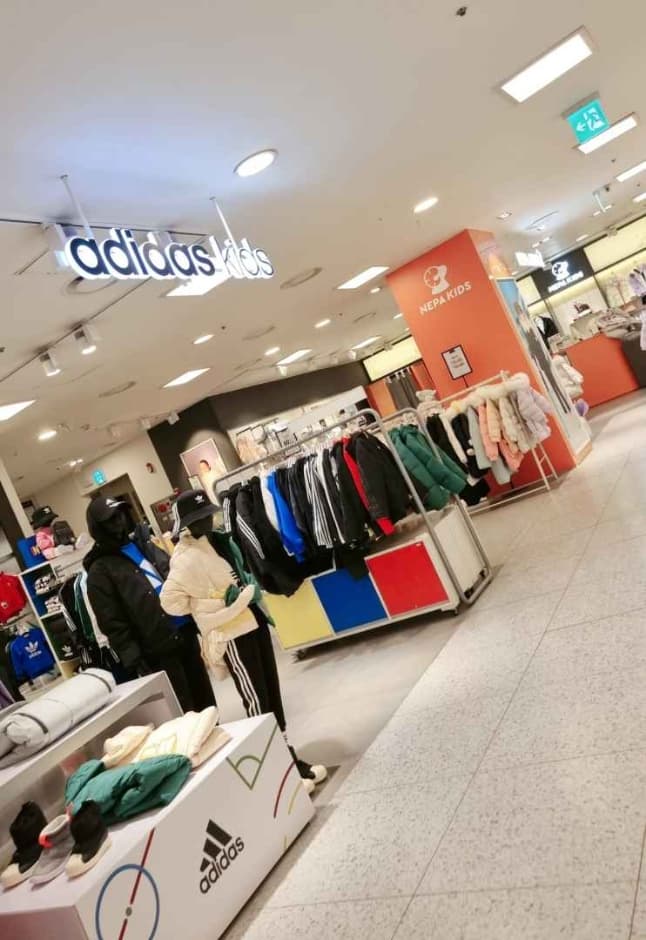 Adidas Kids - Newcore Pyeongchon Branch [Tax Refund Shop] (아디다스 키즈 뉴코아 평촌)