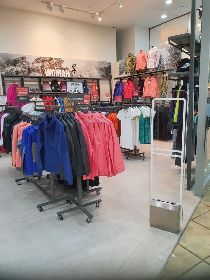 노스페이스 롯데팩토리가산_2