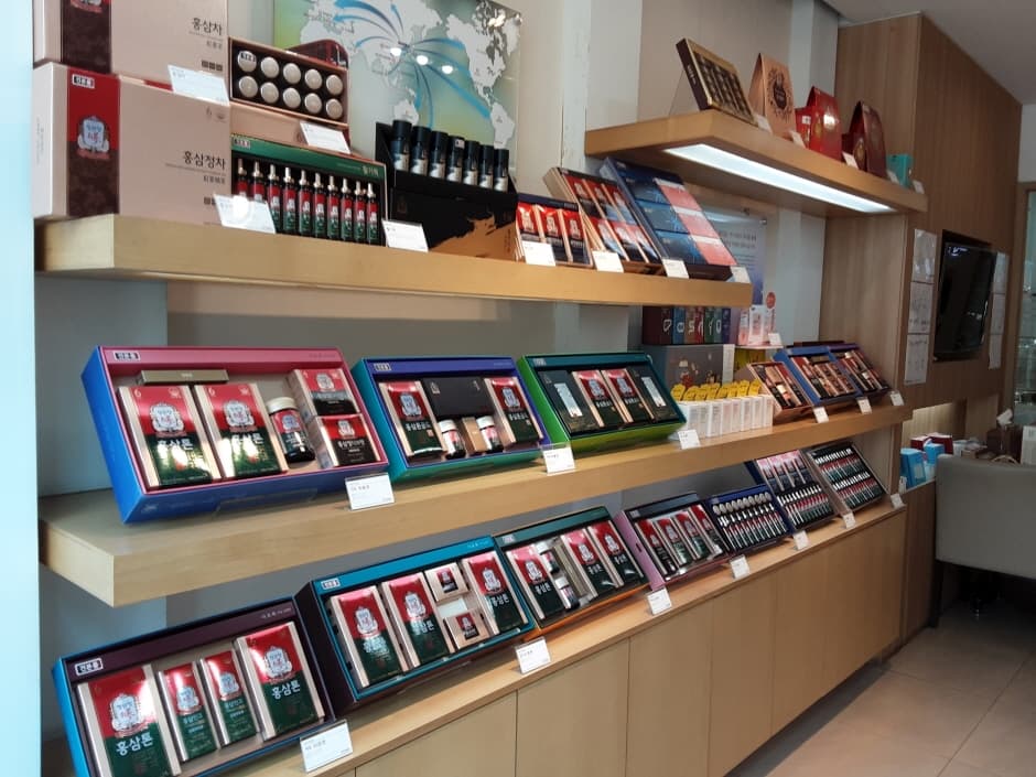 CheongKwanJang - Bupyeong Station Branch [Tax Refund Shop] (정관장 부평역)