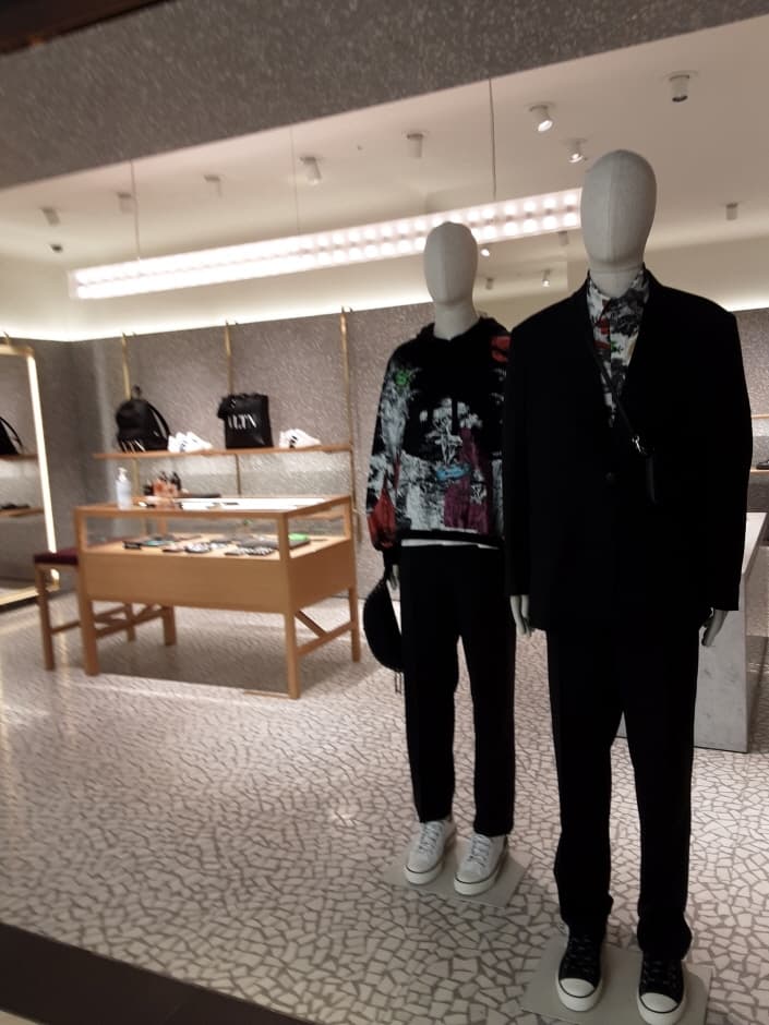 발렌티노남성 신세계 본점_3