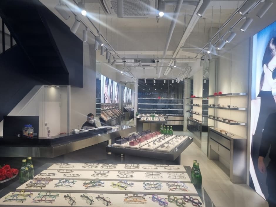 바니스튜디오 명동역점 (7)